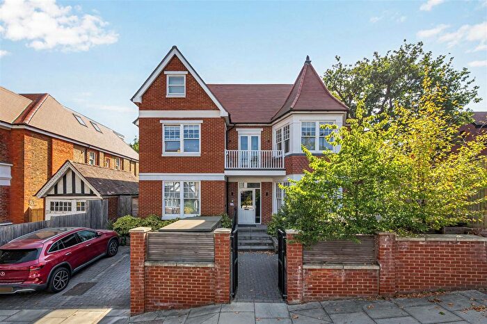 2 Bedroom Flat For Sale In West Lodge Avenue, London, W3