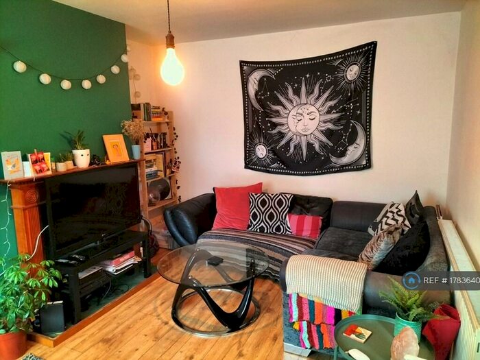 1 Bedroom Terraced House To Rent In Aviary Row, Leeds, LS12