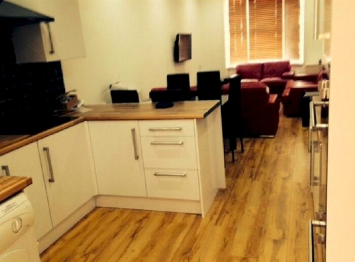 8 Bedroom Terraced House To Rent In Heeley Road, Selly Oak, Birmingham, B29