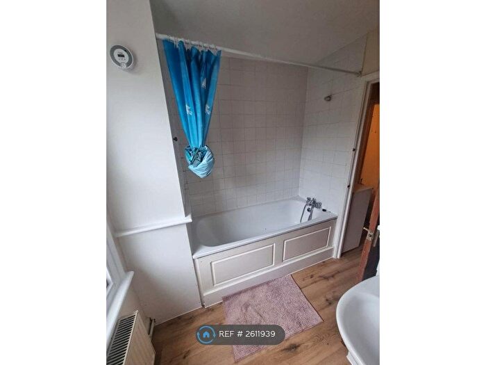 4 Bedroom Terraced House To Rent In Henshaw Street, London, SE17