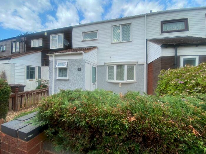 3 Bedroom House To Rent In Cambridge Drive, Birmingham. ., B37
