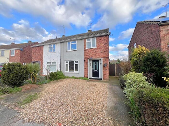 3 Bedroom Semi Detached House For Sale In Hastings Road, Peterborough, PE4