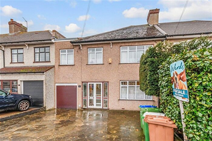 3 Bedroom Semi Detached House For Sale In Mayfair Avenue, Bexleyheath, Kent, DA7