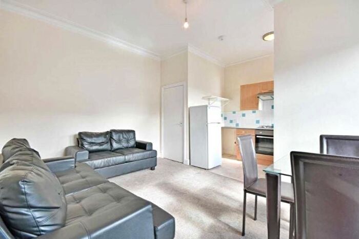 1 Bedroom Flat To Rent In Cambridge Square, Paddington, London, W2