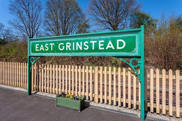 2 Bedroom Flat To Rent In Cantelupe Road, East Grinstead, RH19