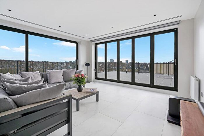 3 Bedroom Penthouse To Rent In The Arbor Collection, West Hampstead, London, NW6
