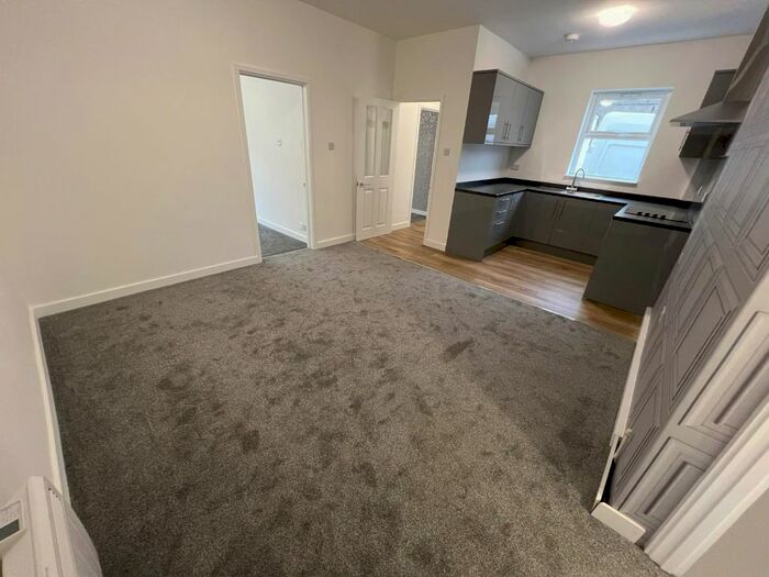 2 Bedroom Maisonette To Rent In Dean Street, Rodbourne, Swindon, SN1