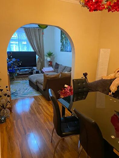 2 Bedroom Detached House To Rent In Hatherley Gardens, London, E6