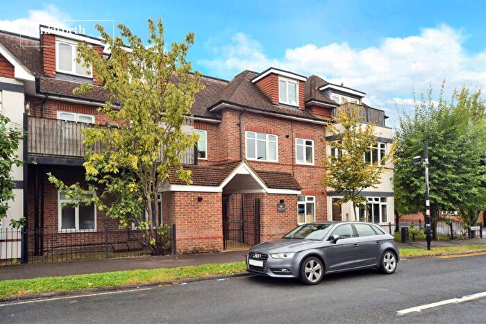 2 Bedroom Apartment For Sale In Colborne Way, Worcester Park, KT4