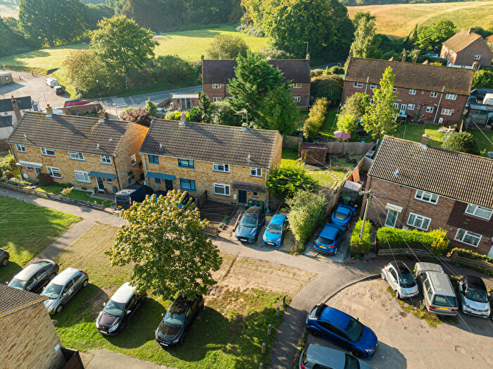 3 Bedroom Semi-Detached House For Sale In Bryant Close, Maidstone, ME18