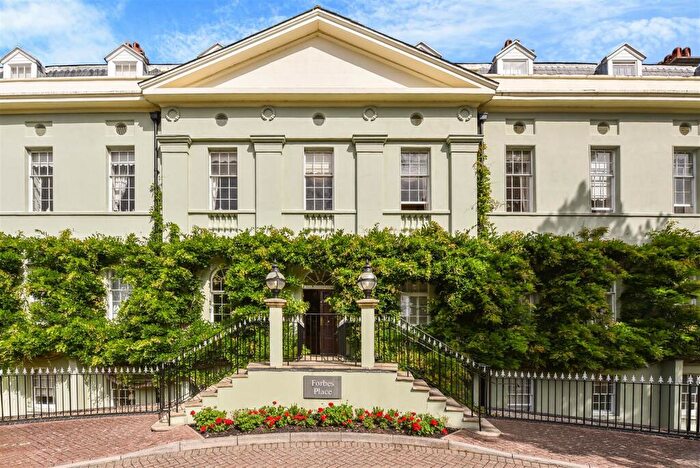 2 Bedroom Apartment For Sale In King George Gardens, Chichester, PO19