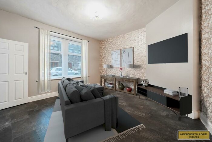 3 Bedroom End Of Terrace House To Rent In Dove Lane, Darwen, BB3