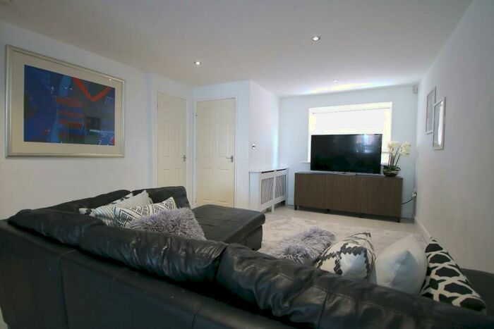 4 Bedroom House To Rent In Vulcan Close, London, E6