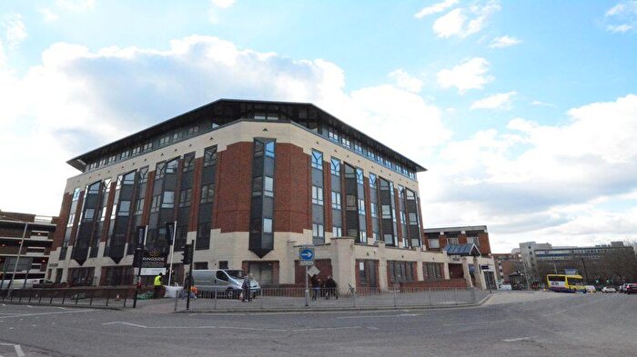 2 Bedroom Flat To Rent In Ringside, High Street, Bracknell, RG12