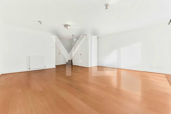 3 Bedroom Terraced House To Rent In Basevi Way, Deptford, SE8