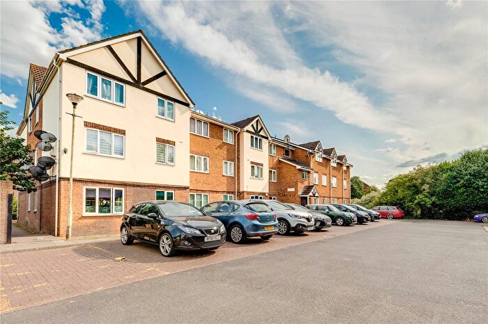 2 Bedroom Flat To Rent In Heathfield Drive, Colliers Wood, CR4