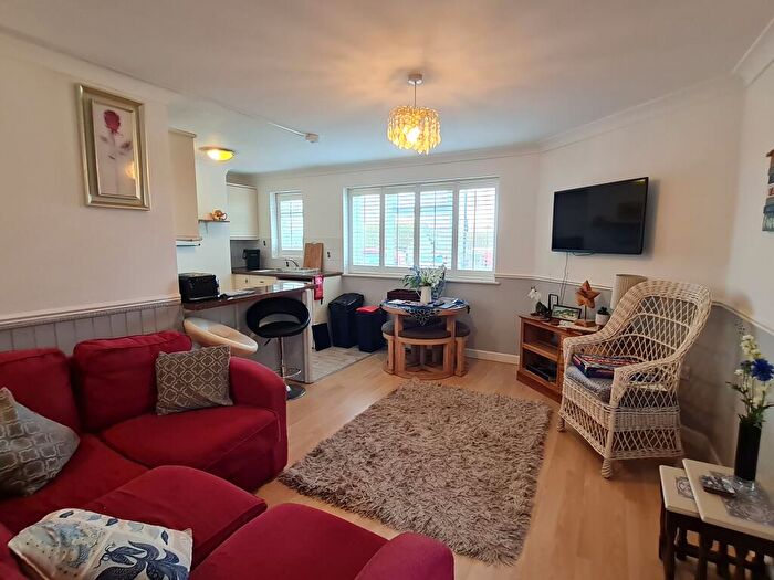 2 Bedroom Apartment To Rent In Perowne Way, Sandown, PO36