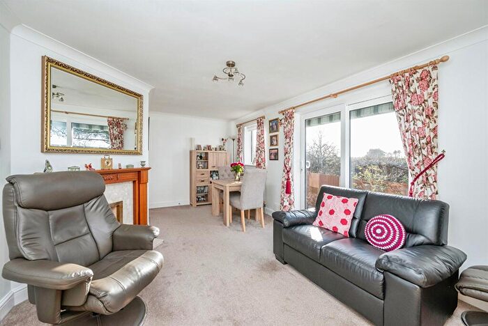 3 Bedroom Detached Bungalow For Sale In Orchard Close, Mundesley, Norwich, NR11