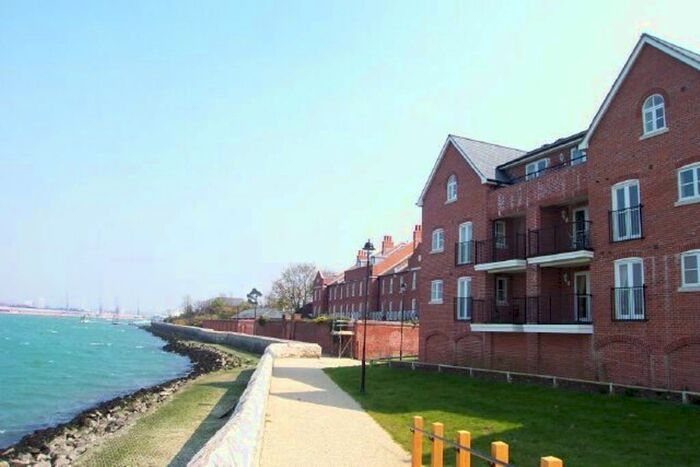 2 Bedroom Flat To Rent In Quayside Walk, Marchwood SO40