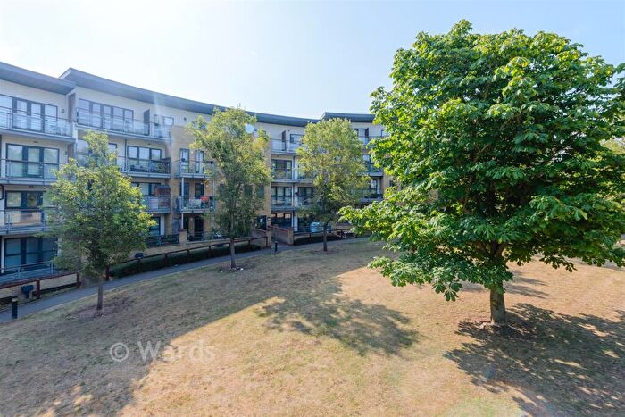 2 Bedroom Flat For Sale In Waterstone Way, Greenhithe, Kent, DA9