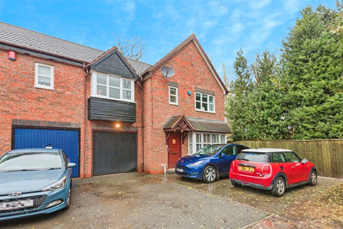 3 Bedroom End Terrace House For Sale In Chester Gardens, Sutton Coldfield, B73