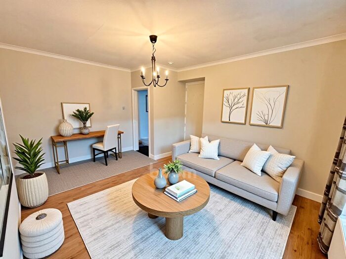 2 Bedroom Flat For Sale In Mains Avenue, Beith, KA15