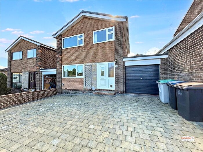 3 Bedroom Link Detached House For Sale In Broadoak Drive, Lanchester, DH7