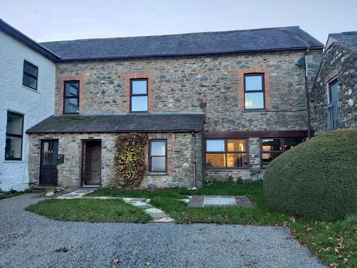 2 Bedroom Flat To Rent In Letterston, Haverfordwest SA62