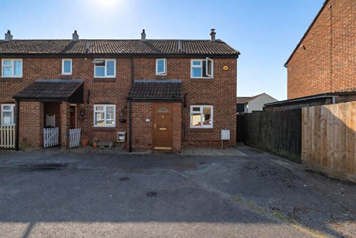 2 Bedroom Semi Detached House For Sale In St. Albans Road, Canterbury, CT3