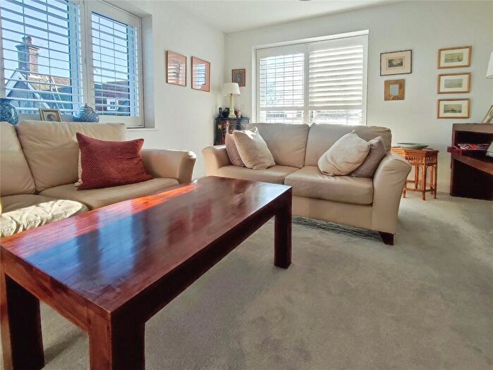2 Bedroom Apartment For Sale In Woodlands Avenue, Rustington, Littlehampton, BN16