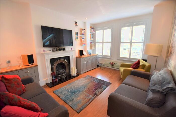 4 Bedroom End Of Terrace House To Rent In Estcourt Road, Woodside, Croydon SE25