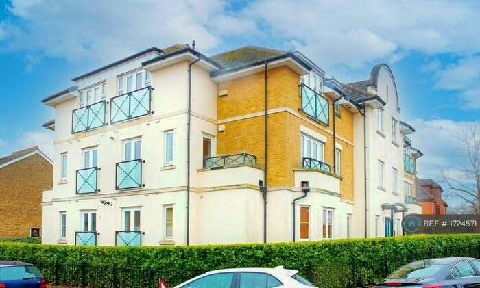 2 Bedroom Flat To Rent In Maple Lodge, Buckhurst Hill, IG9