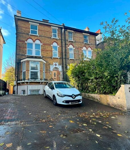 2 Bedroom Flat To Rent In St. Peters Road, Croydon, CR0