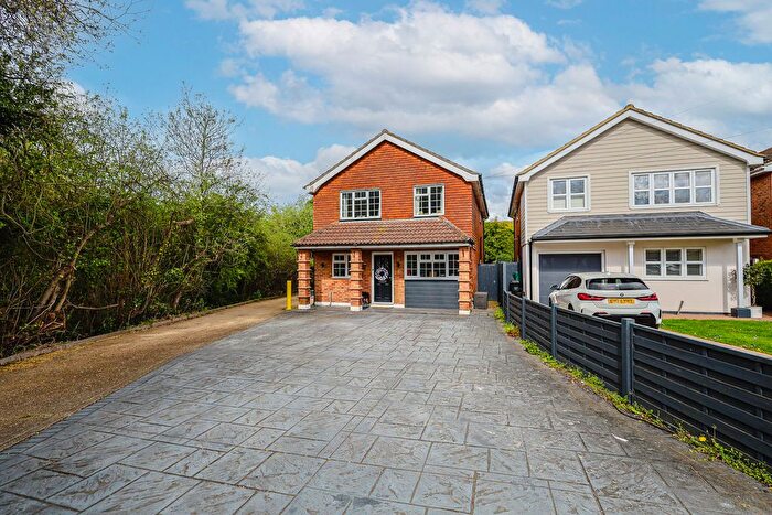 4 Bedroom Detached House For Sale In Jubilee Drive, Wickford, SS11