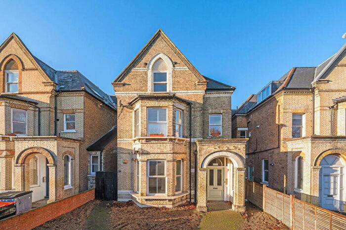 3 Bedroom Flat For Sale In Bedford Hill, London, SW12