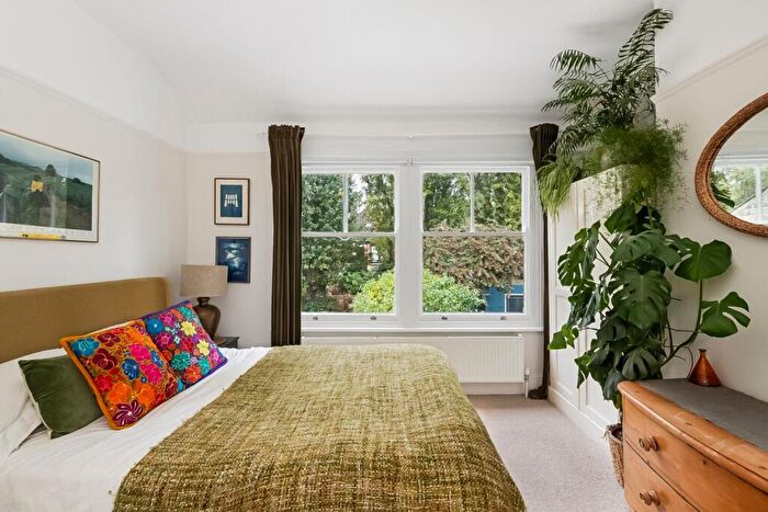 2 Bedroom Apartment For Sale In Princethorpe Road, London, Sydenham, SE26