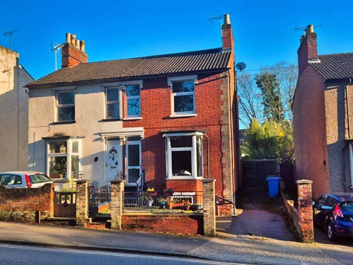 3 Bedroom Semi Detached House For Sale In Spring Road, Ipswich, IP4