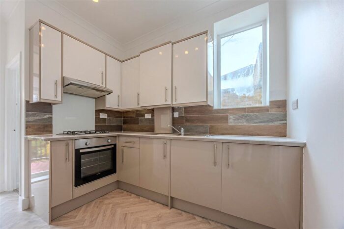 1 Bedroom Flat To Rent In Queens Road, Leigh-On-Sea, SS9