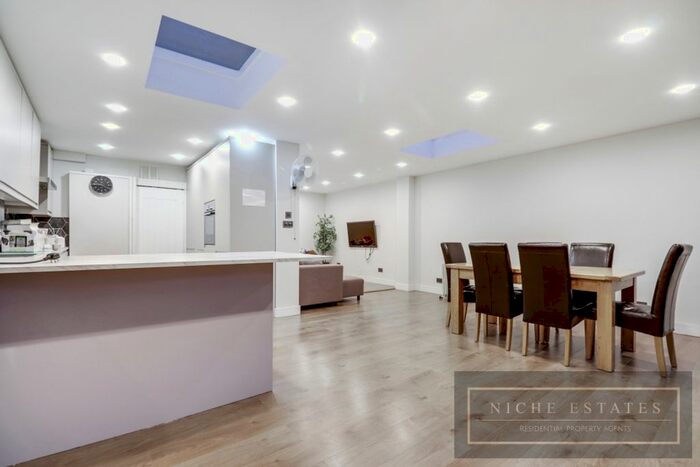 4 Bedroom Terraced House To Rent In George Crescent, London, N10