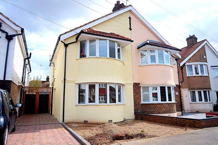 3 Bedroom Semi-Detached House To Rent In Brixham Road, Welling, DA16