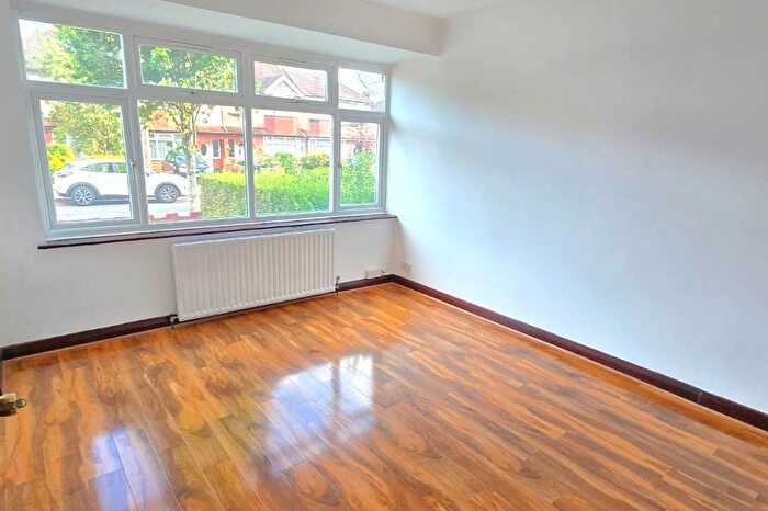 3 Bedroom Semi-Detached House To Rent In Wadham Gardens, Greenford, UB6