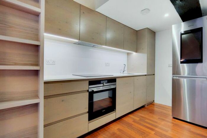 1 Bedroom Flat To Rent In The Highway, Wapping, London, E1W