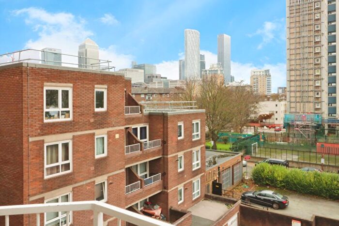 3 Bedroom Apartment For Sale In Three Colt Street, London, E14