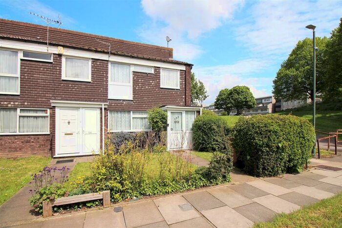 3 Bedroom House To Rent In Sydney Road, London, SE2