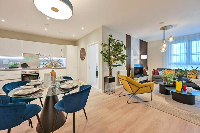 2 Bedroom Flat For Sale In Bermondsey Heights, South Bermondsey, SE15