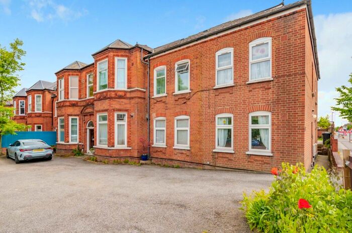 2 Bedroom Flat To Rent In Brownhill Road London, SE6