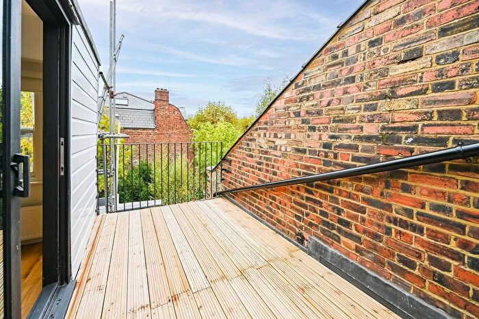 2 Bedroom Flat To Rent In Tetherdown, Muswell Hill, London, N10