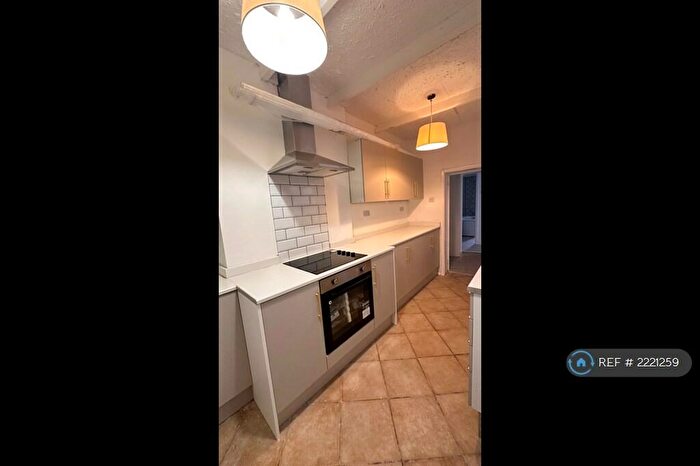 3 Bedroom Semi-Detached House To Rent In Delce Road, Rochester, ME1