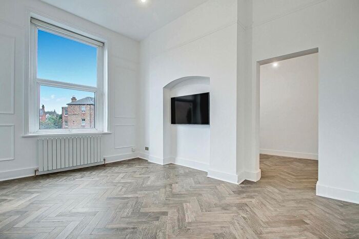 2 Bedroom Flat For Sale In Avenue Mansions, St Pauls Avenue, Willesden Green, NW2