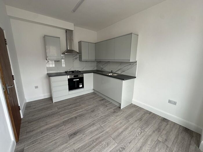 4 Bedroom Flat To Rent In Lewis Road, Southall, UB1